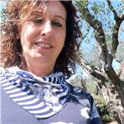 Docente di lettere impartisce lezioni private per salunni di scuole medie inferiori e superiori